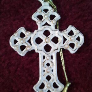 LENOX VINTAGE CHRISTMAS CROSS ORNAMENT